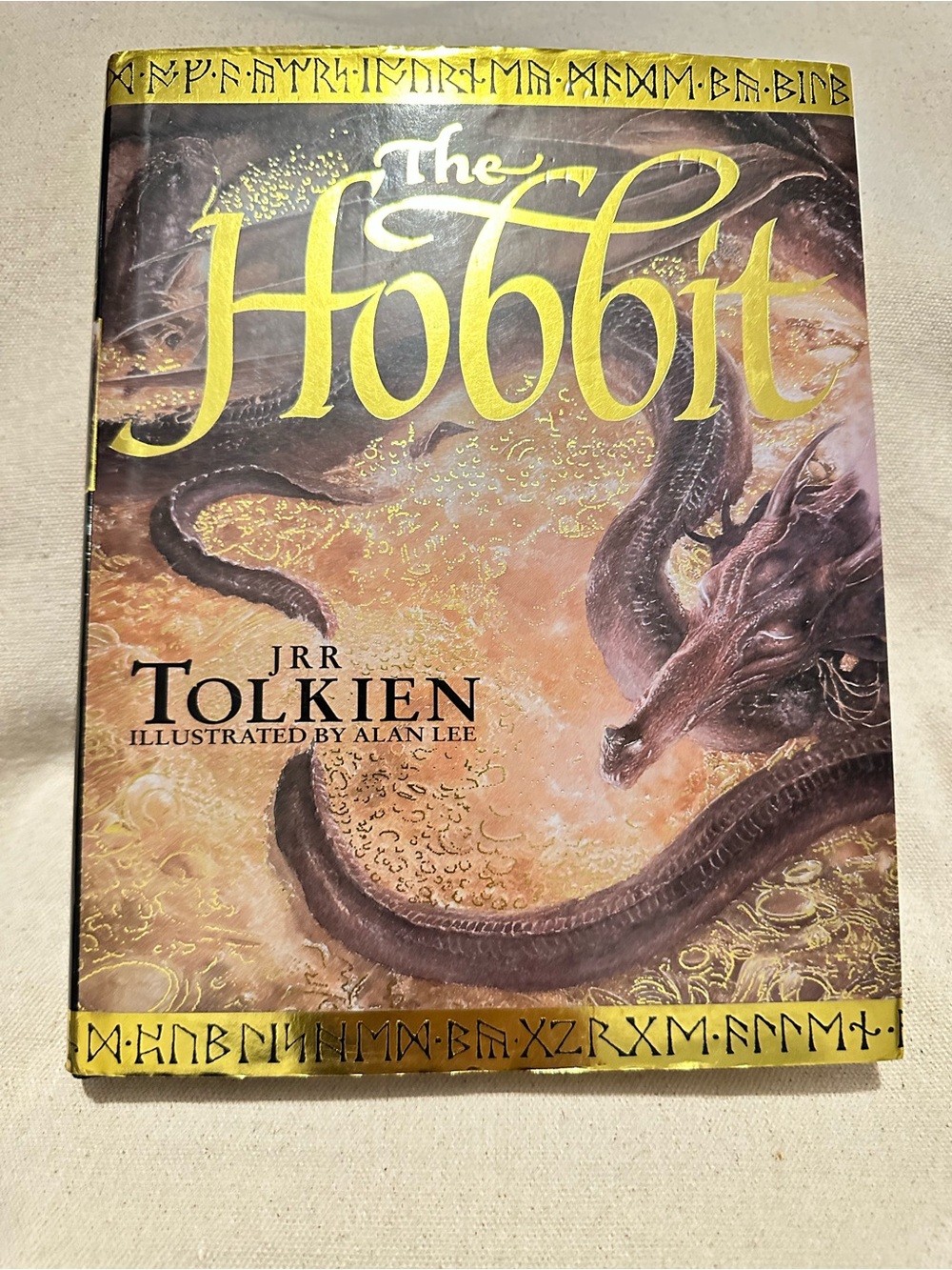 Book | The Hobbit JRR TOLKEN 1997 Edition | Illustrated by Alan Lee